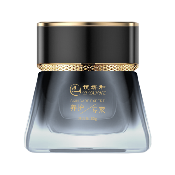 爆水霜一抹爆水、肌肤喝饱水;微囊爆水科技、轻轻一抹、触肤即融、锁水因子层层渗透、3秒激活肌肤水循环、每一次按摩、都能看到细密水珠从肌底沁出、仿佛皮肤在“出汗”般不断释放水润光泽——这不是错觉、是真正深层补水的证明!  
质地清爽如露、一抹化水、零黏腻、不搓泥、油皮也敢大胆用、白天提亮不暗沉、夜晚修护锁水力拉满、连续使用、干燥、紧绷、起皮全消失、肌肤自带“水光滤镜”、  
为什么叫“爆水霜”?因为你看得到的水润、才最真实、不是表面湿漉漉、而是由内而外“养出水”、越用越嫩、越补越透、  
干敏肌的救星、混油皮的挚爱、一瓶搞定全天候水润需求、妆前用、底妆服帖到像素颜;熬夜后抹、暗哑粗糙一键重启、